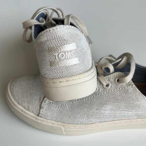 New TOMS classic canvas sneaker - Picture 3 of 10